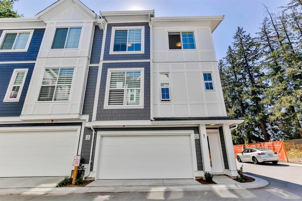 Langley 4Bed4Bath Townhouse