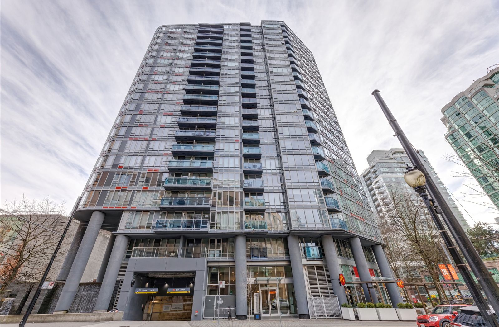 New Price:1609-788 Hamilton St. Vancouver R2880548