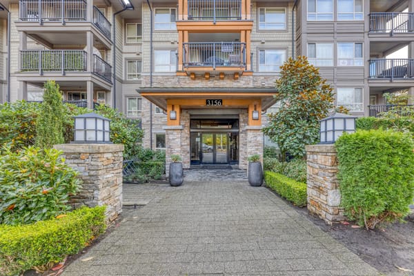 New Listing:202-3156 Dayanee Springs Blvd. Coquitlam R3061416