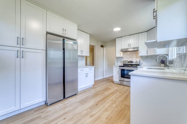 Newly Updated! 11939 Dover St. Maple Ridge R3138757